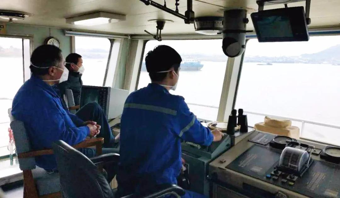 2月24日，“武船拖一號”開赴武昌碼頭待命